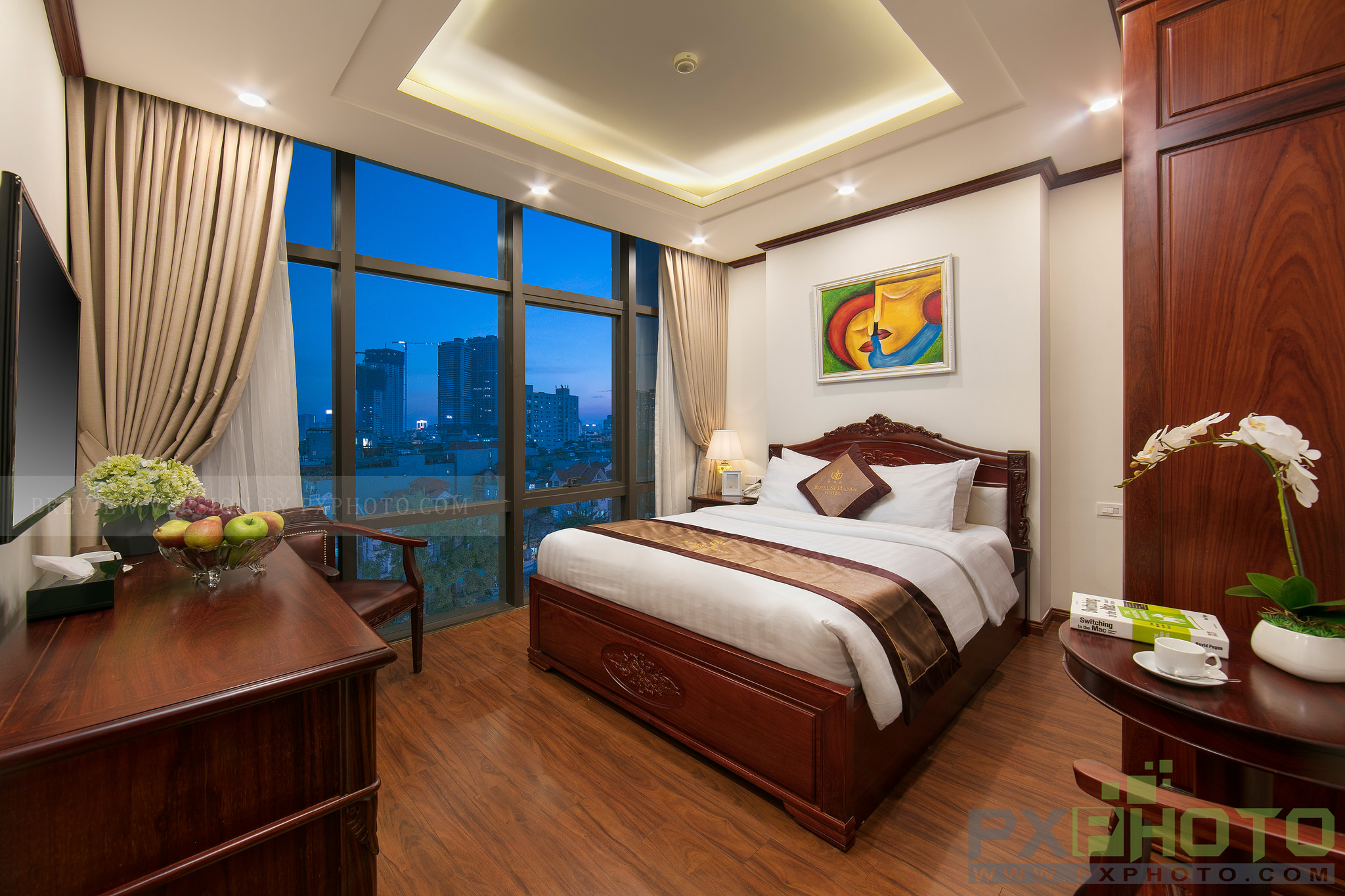 DELUXE ROOM CITY VIEW